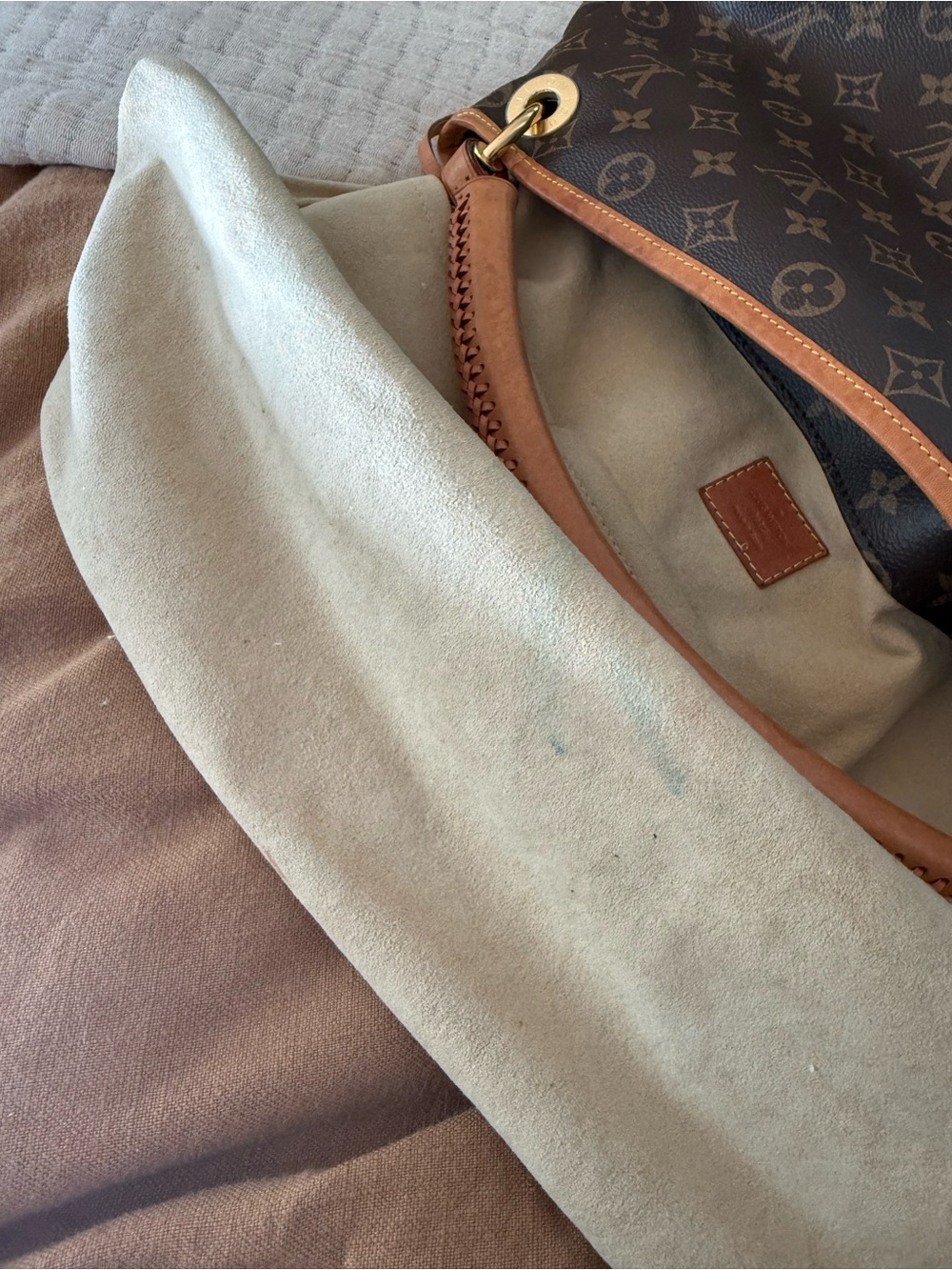Louis Vuitton Brown Monogram Artsy MM  bag - Picture 12 of 14